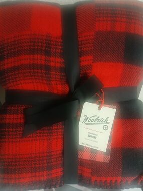 Woolrich Black & Red Buffalo Plaid Throw Blanket